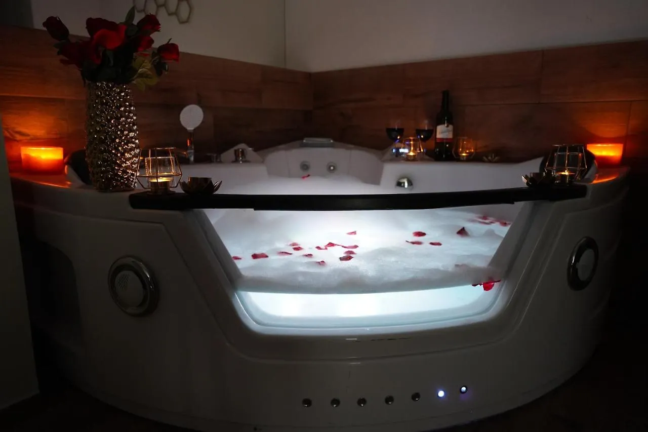 Jacuzzi Spa Apartment Kraków Polska