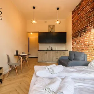 W Zabytkowej Kamienicy, Strzelecka 19 Apartament